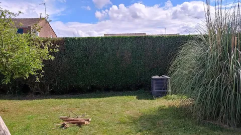 Taille de haies à Marck par un jardinier paysagiste – Vert Compagnie